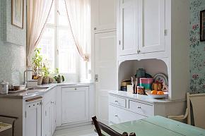 清新简洁的白色厨房设计