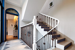 地中海别墅楼梯装修设计