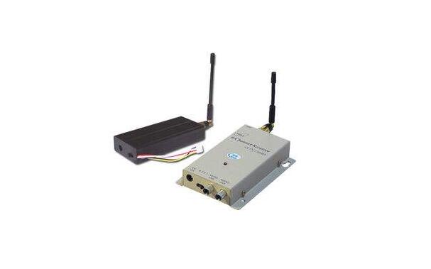 无线发射器是一种具有能够将指令通过无线电信号传输出去的一种