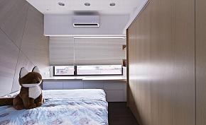 简约现代三居卧室窗台装修效果图