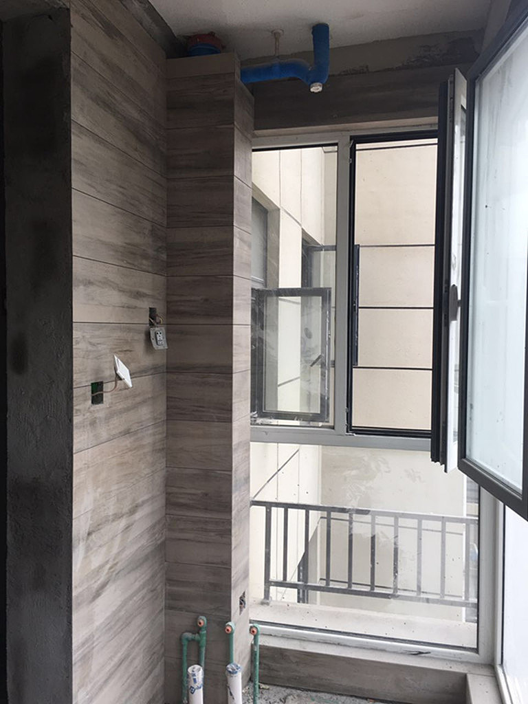 九龙新城贴砖工地