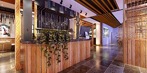 現(xiàn)代餐廳烤羊腿餐廳效果圖六