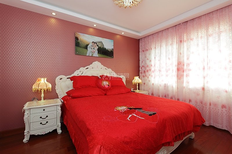 欧式设计三居室设计效果图之卧室