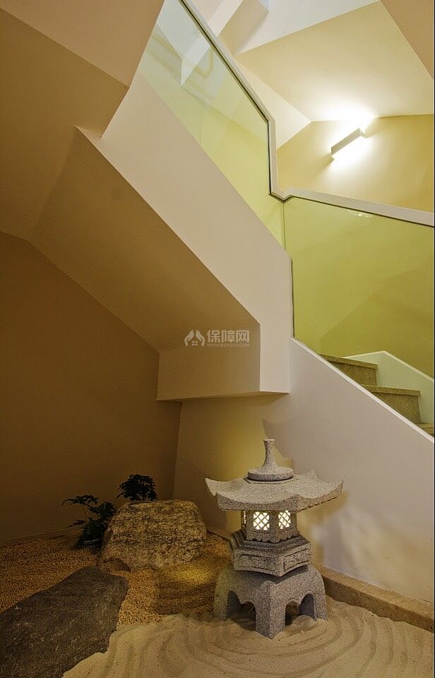 125平复式现代简美风格装修—楼梯