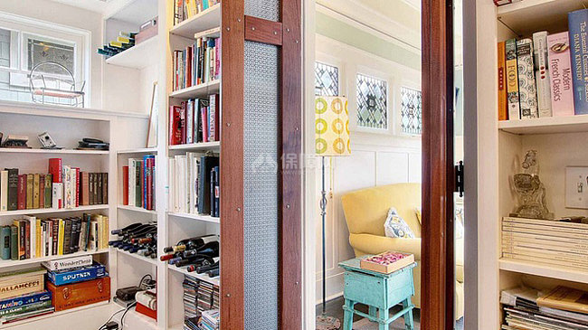 书房-客厅边上的小房间藏着丰富的书本