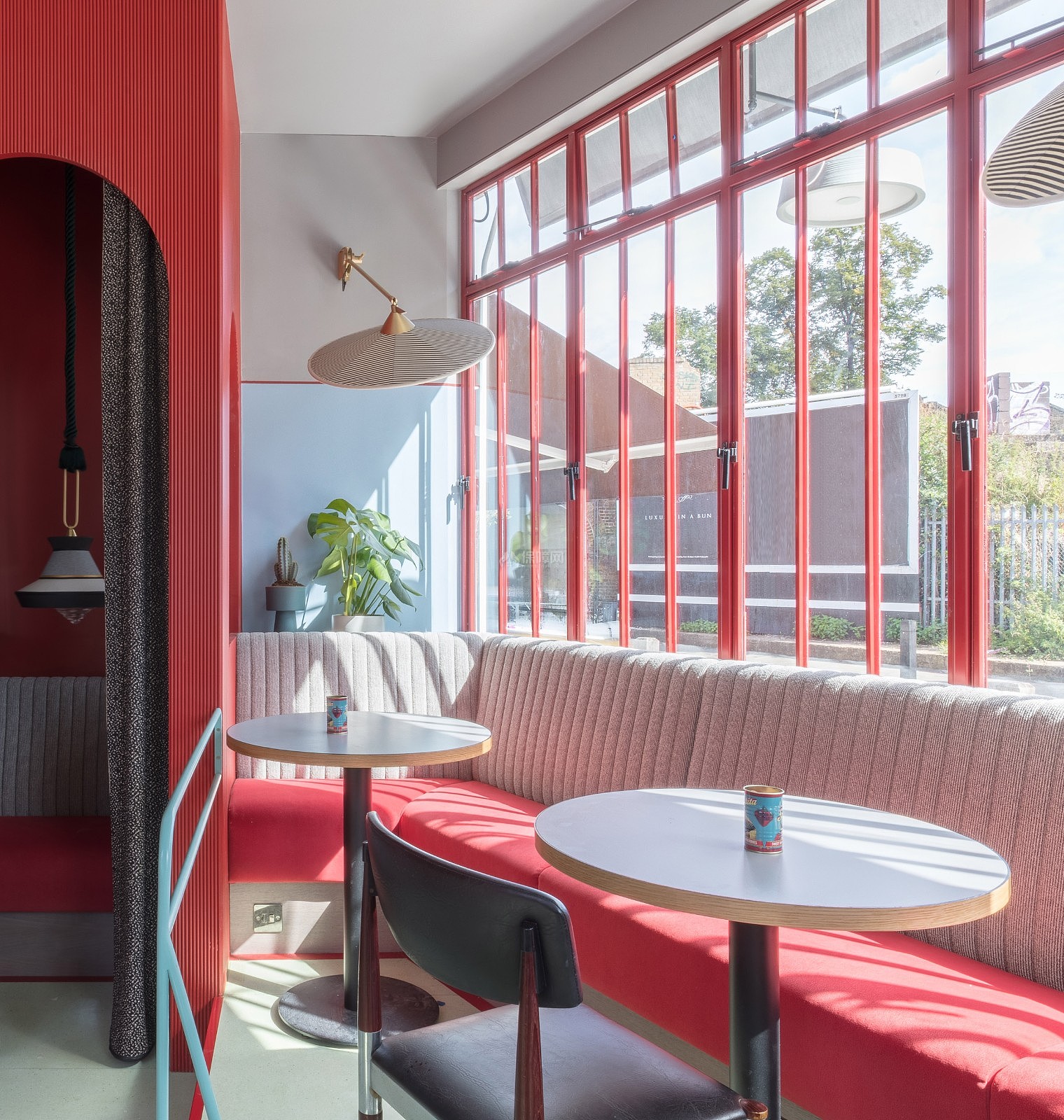 伦敦 piraa餐厅之沙发布置效果图