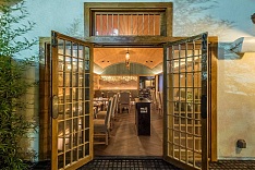 Chateau Hanare日式餐厅之入门处设计效果图