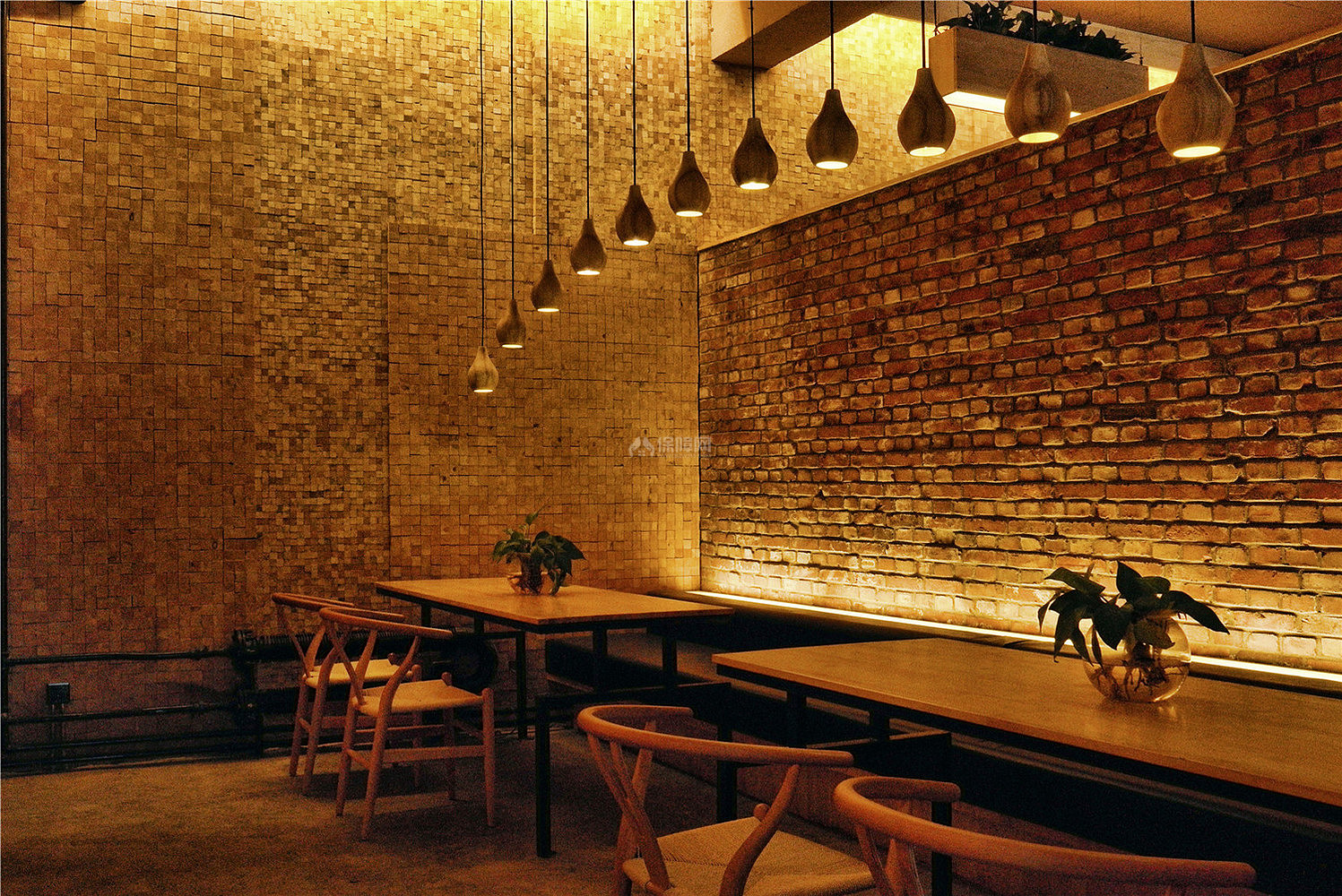 山咖啡馆之墙面红砖装饰效果图