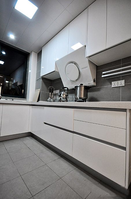 118㎡现代新中式3居之厨房橱柜设计效果欣赏