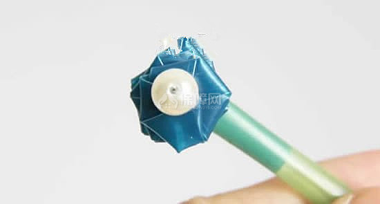 家居DIY：吸管编花的图解教程 插入花瓶做成漂亮插花