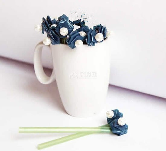 家居DIY：吸管编花的图解教程 插入花瓶做成漂亮插花