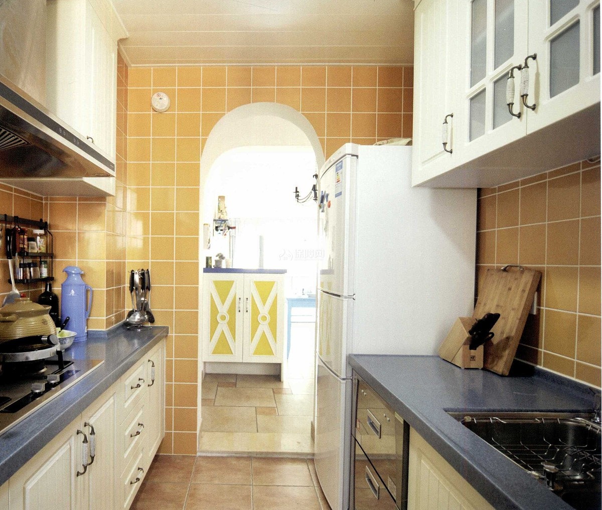 地中海风格开放式瓷砖厨房效果图4装修图-土巴兔装修效果图