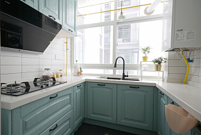 90平米多彩混搭两居之厨房橱柜设计效果展示