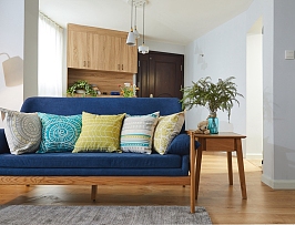 86平温馨现代两居之客厅沙发摆放效果图
