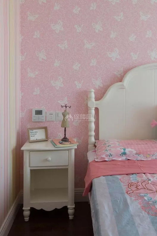 160平浪漫美式三居之儿童房床头柜效果图
