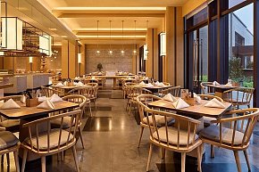 保利皇冠假日酒店之用餐处座椅布置效果图