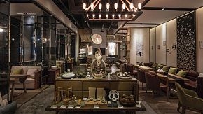 苗品记茶楼之大厅茶具展示效果图