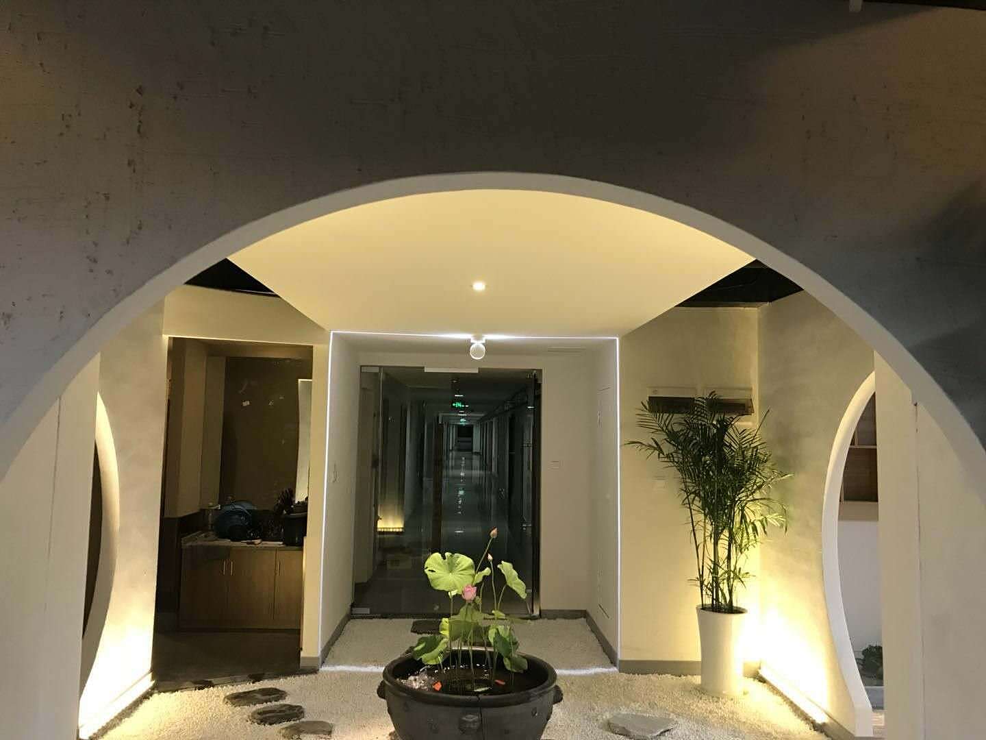 有恒科技感办公室-进户门