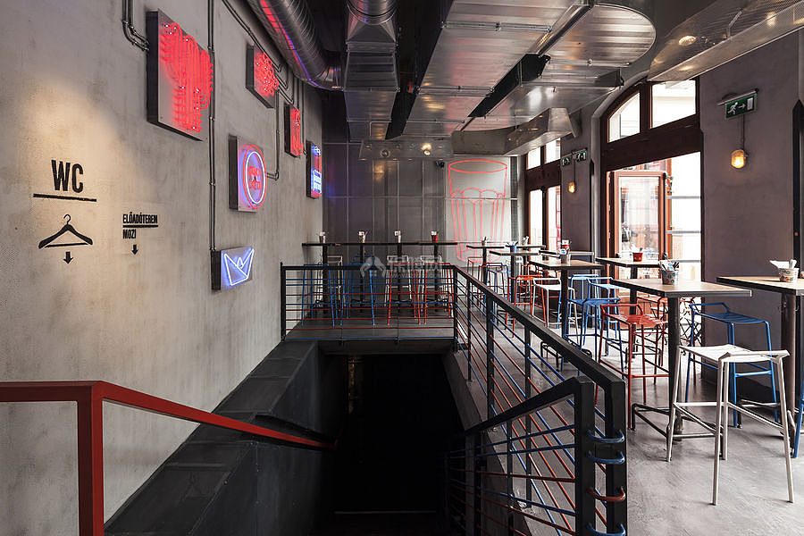 Kolor酒吧餐厅之楼梯口布置效果图