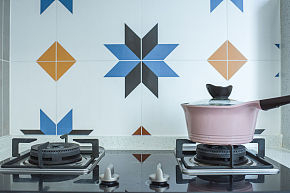 127㎡时尚现代三居之厨房灶具细节图
