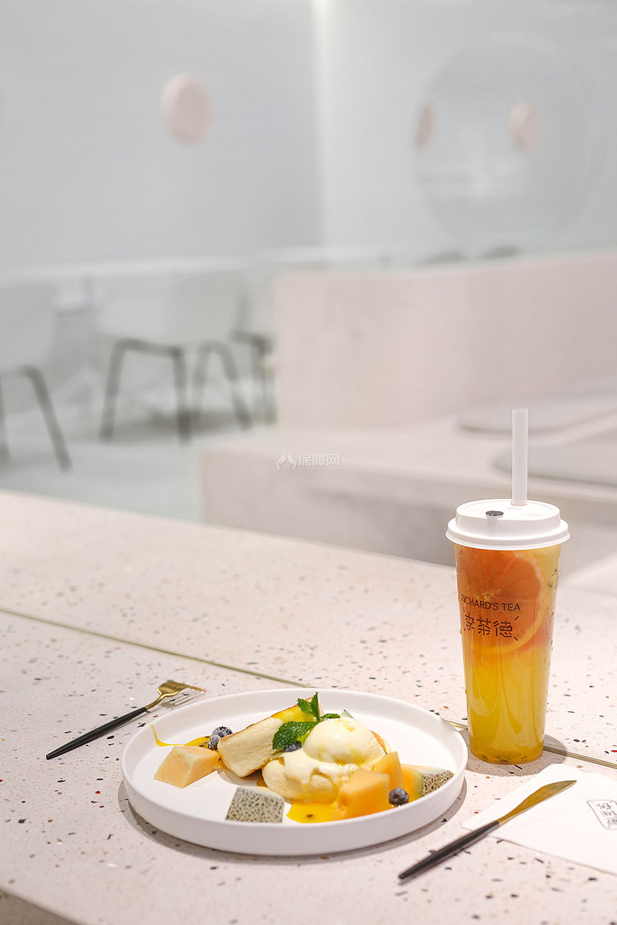 李茶德飲品店餐具細(xì)節(jié)呈現(xiàn)