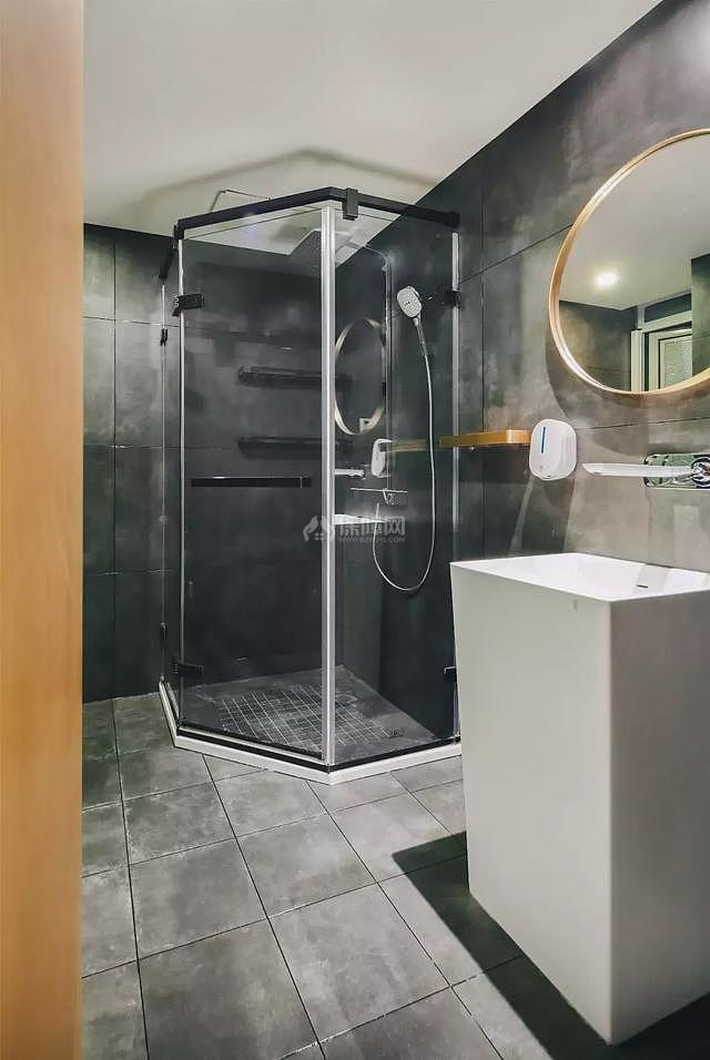 200平大气现代风一楼浴室装修效果图