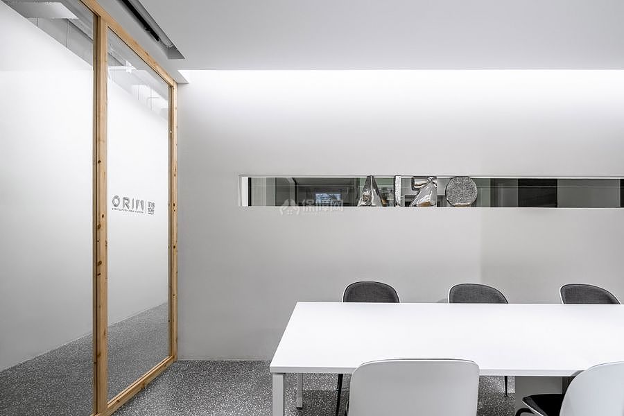 華山路ORIA辦公室之會議室隔斷門效果圖