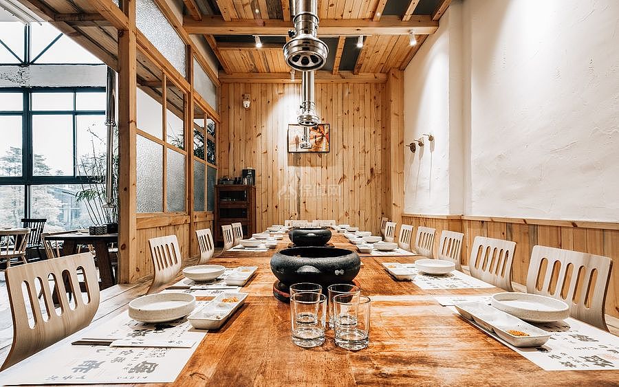 山海燒肉店之包間餐具細(xì)節(jié)圖