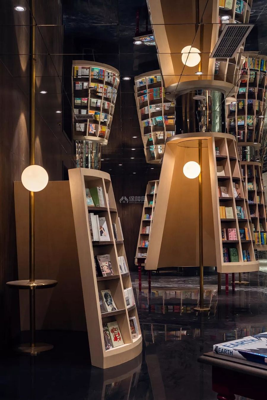 重庆钟书阁之灯造型书架区装潢效果图