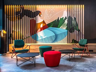 Radisson酒店之彩色家具布置效果圖