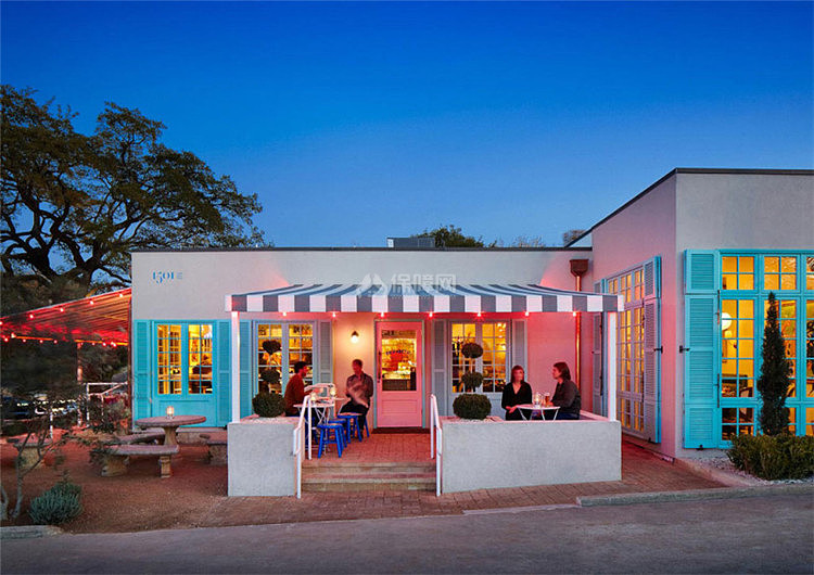 Elizabeth Street Café之外觀夜景效果圖