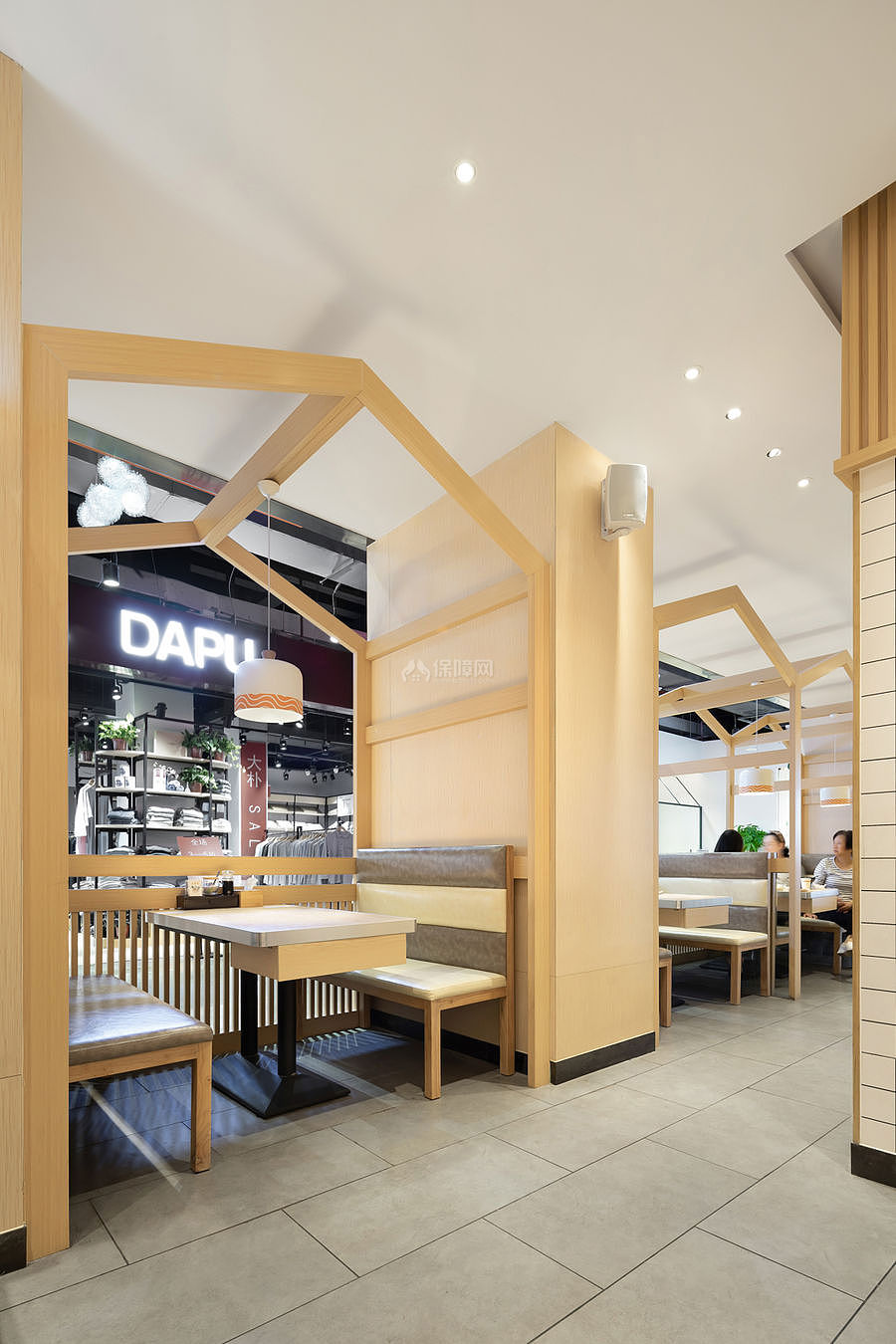 新一番料理店座位間隔斷效果圖