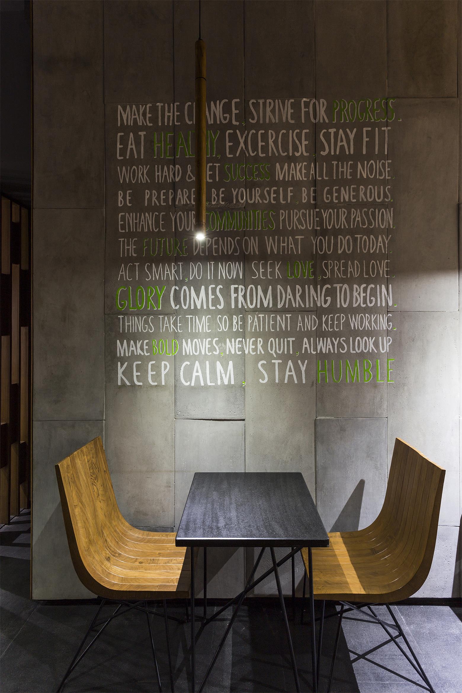 Aja餐厅字母墙面装饰效果图