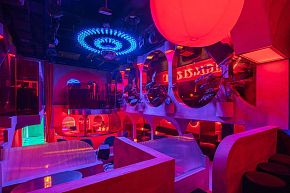 MOLLY CLUB酒吧大厅装潢效果图