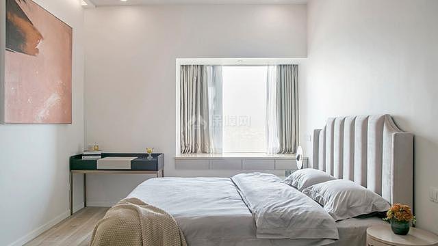 84㎡輕奢簡歐主臥裝修效果圖