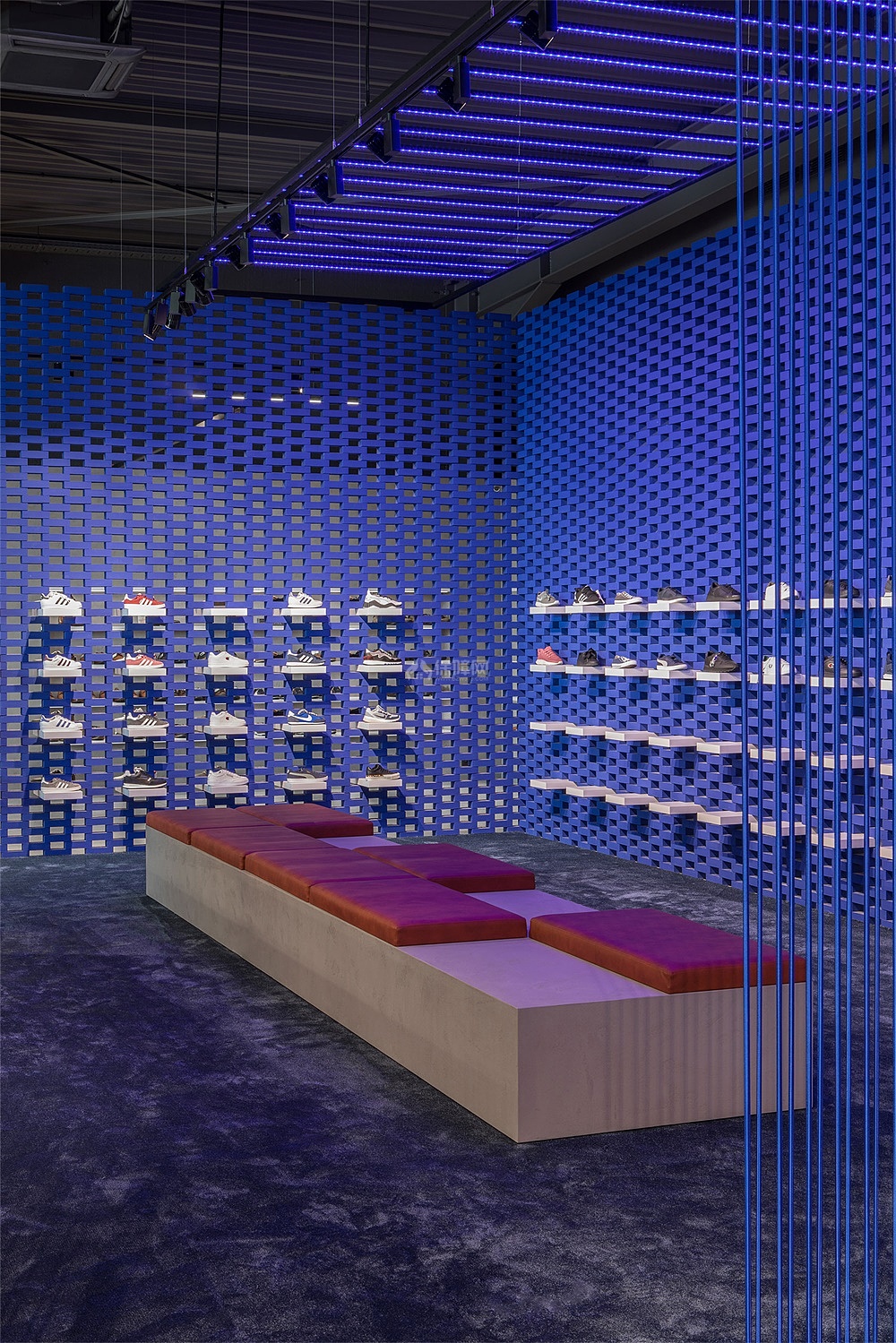 KevinShoes零售店男鞋展示区设计