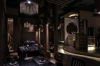 Make精致料理餐廳用餐處燈光布置