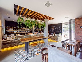 成都芒果樹咖啡館入口處設(shè)計