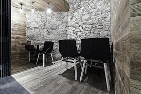 Alma Negra酒吧内部墙面装饰效果图