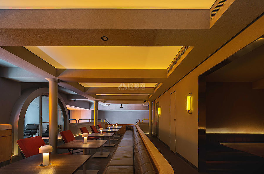 成都5：59西餐酒吧二楼用餐空间设计效果图