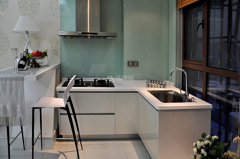 58㎡现代风单身公寓厨房设计效果图