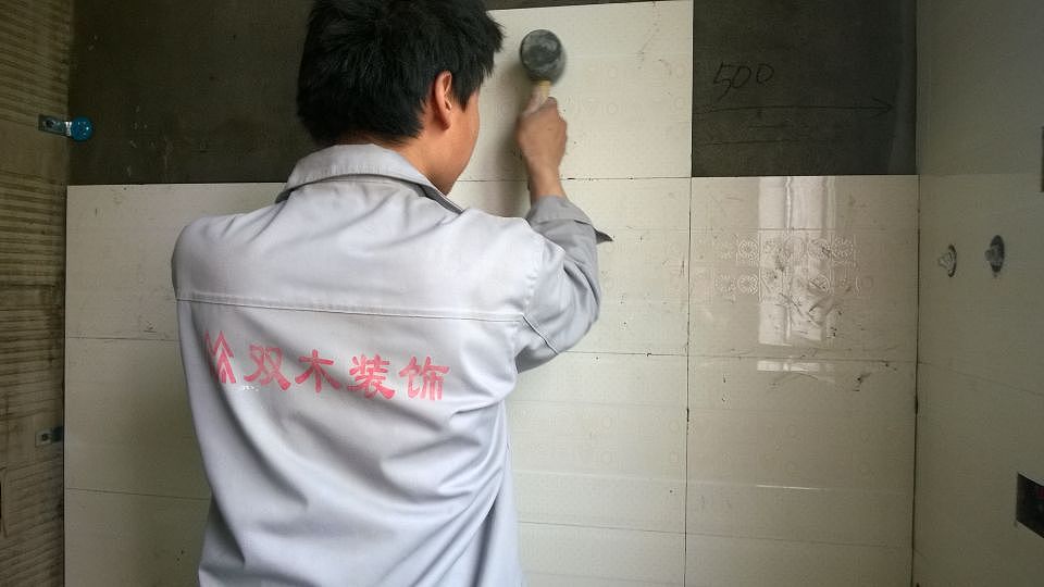 业主是一位中石油工人，他希望装修的房子可以给妻子和