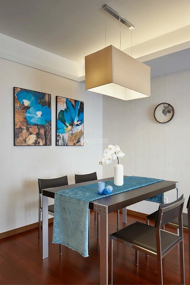 餐厅餐桌现代中式家装灯具效果图