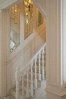 法式风格别墅楼梯装修图片