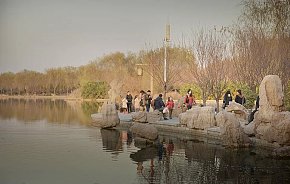 公園湖邊設(shè)計(jì)圖片