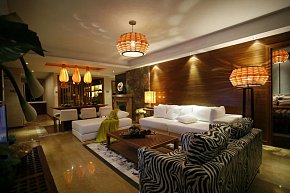 东南亚风格客厅沙发灯饰装修效果图