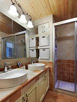 美式风格卫生间浴室镜装修设计欣赏