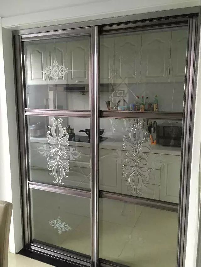 厨房