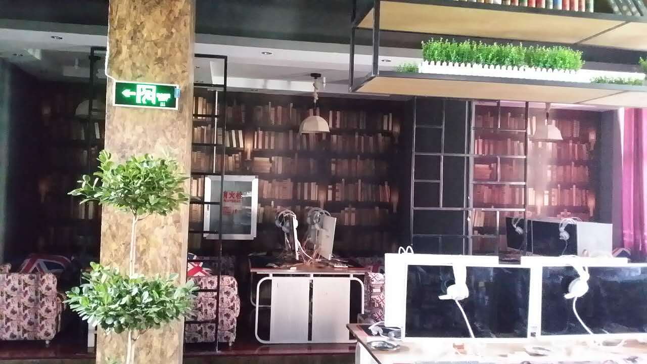 卡座