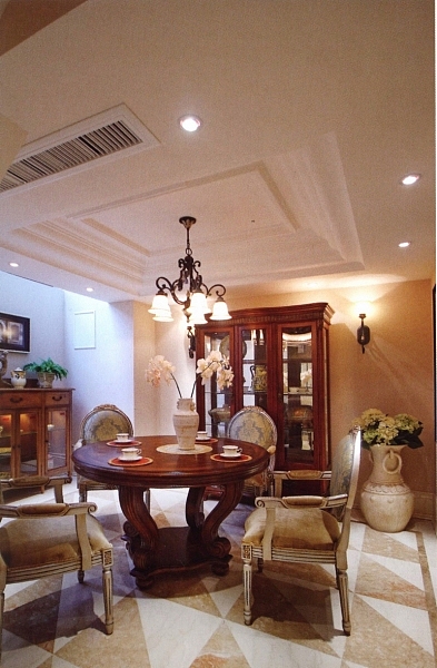 低调奢华别墅餐厅效果图